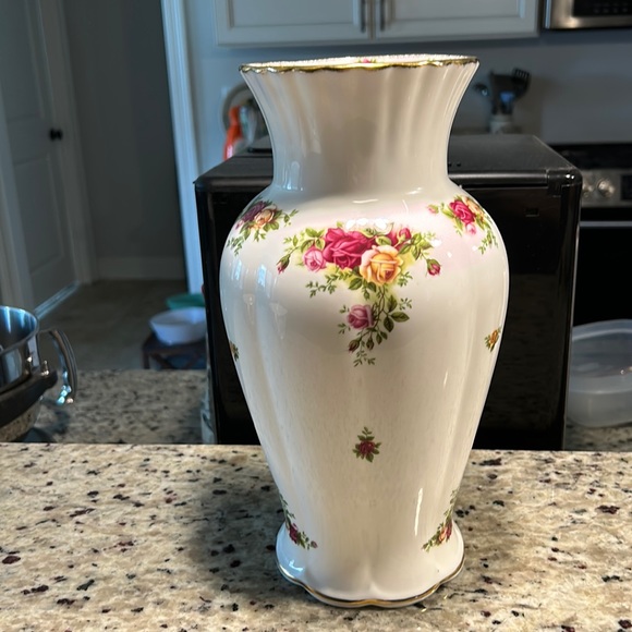 Royal Albert Dining Royal Albert Old Country Roses Vase Poshmark